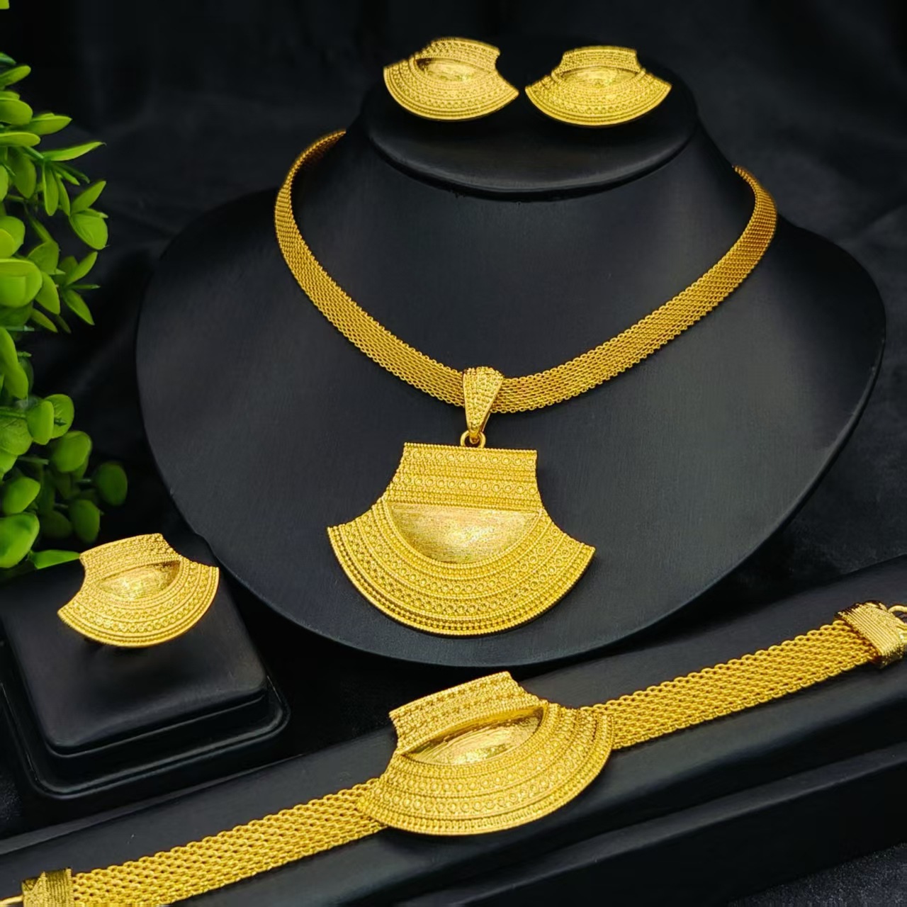 Blessed Watch Strap Necklace B - đánh giá và giá Fine Jewelry Watches Women