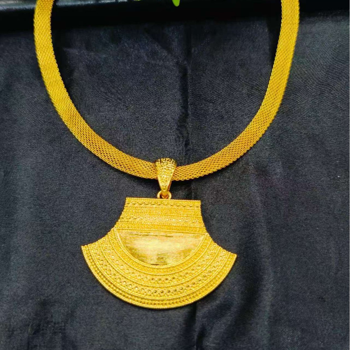 Blessed Watch Strap Necklace B - đánh giá và giá Fine Jewelry Watches Women
